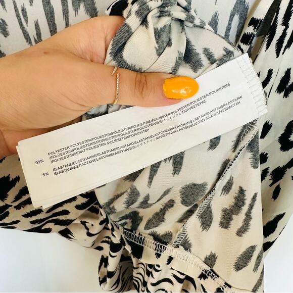 SOMEDAYS LOVIN REVOLVE Black White Abstract Print Tunic Open Shift Shirt Dress M - Picture 8 of 9